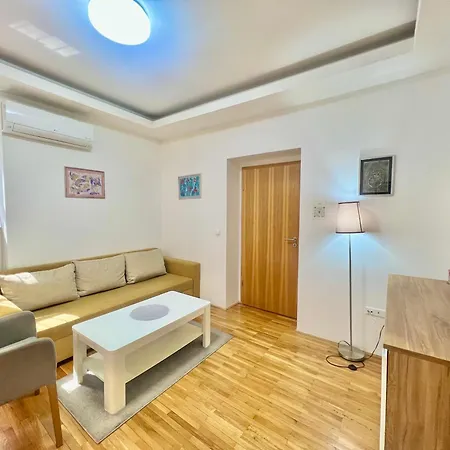 Beautiful One Apartment