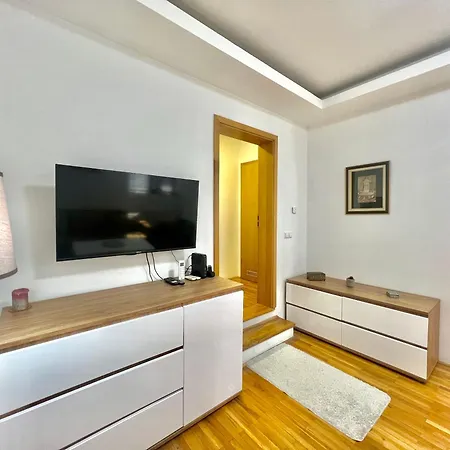 Apartment Beautiful One