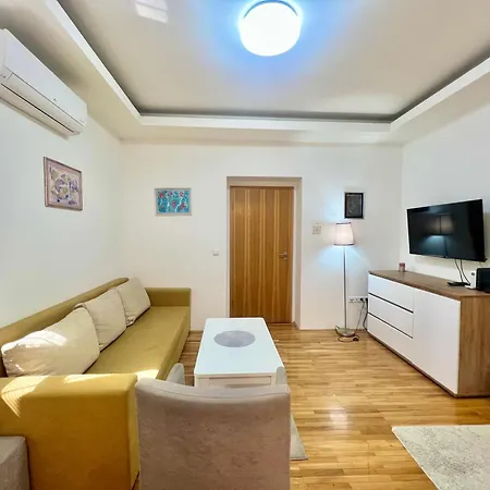 Beautiful One Apartment *